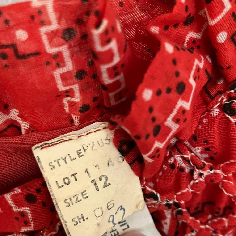 Vintage Red Bandana Print Maxi Dress Sz 12 SEE MEASUREMENTS Ruffle Collar - Picture 4 of 6